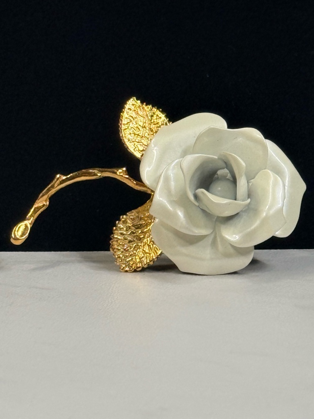 GIOVANNI White Rose with Gold Tone Leaves Brooch